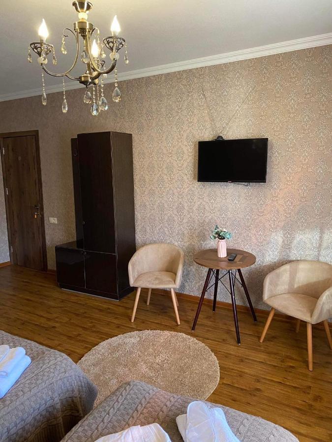 Golden Star Kazbegi Hotell Exteriör bild