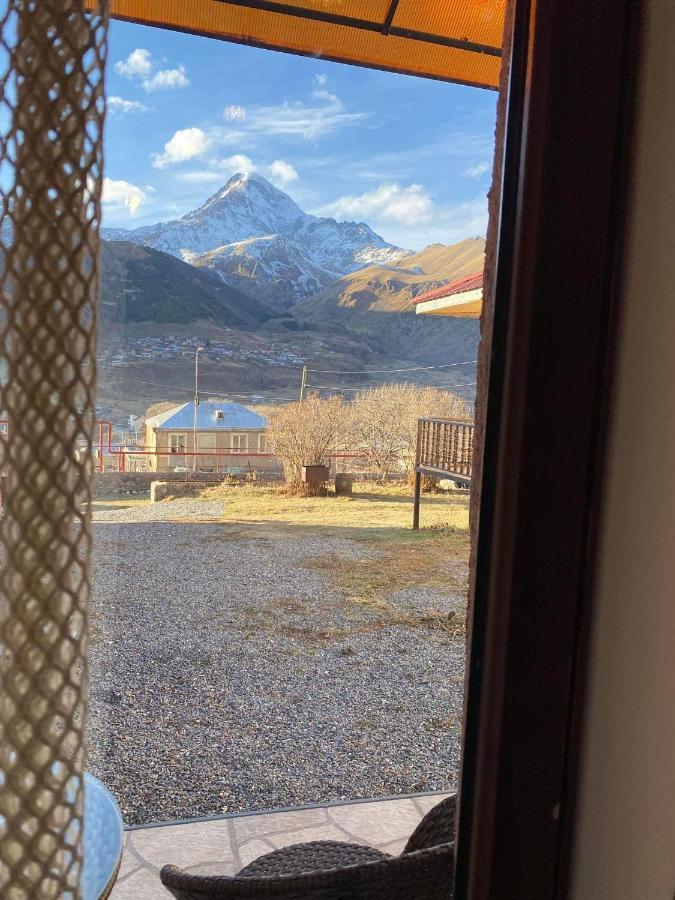 Golden Star Kazbegi Hotell Exteriör bild